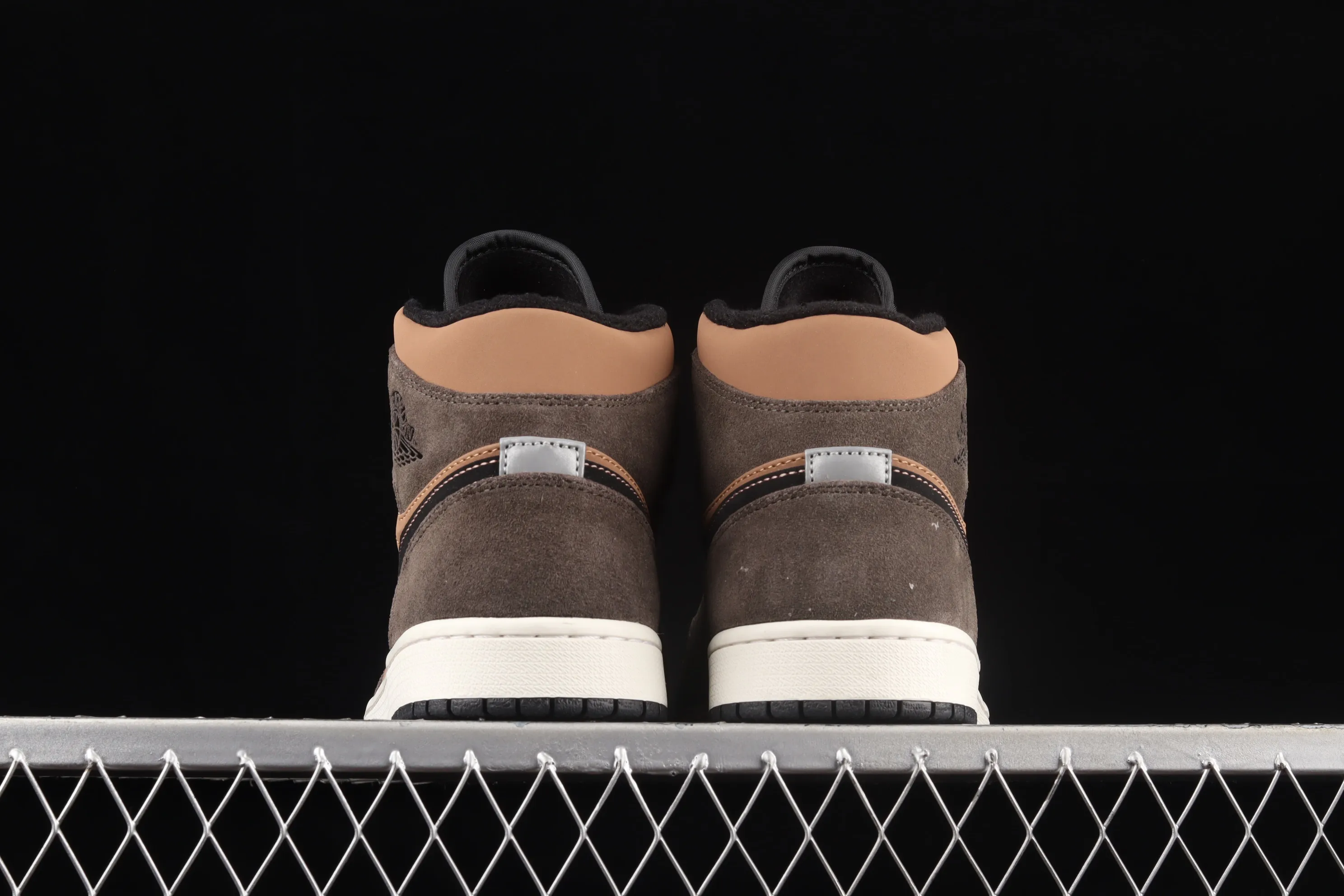 All categories Air Jordan Jordan series basketball shoes Air Jordan 1 Mid G version pure original Air Jordan 1 Mid AJ1 Joe 1 earth brown DC7294-200